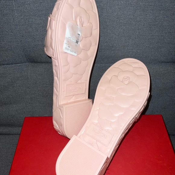 Valentino Garavani Rose Aterlier Sandal! (NWT)! - Picture 8 of 10